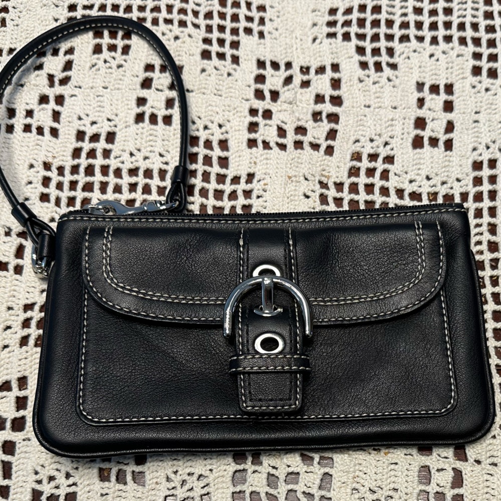 Coach SOHO wristlet black